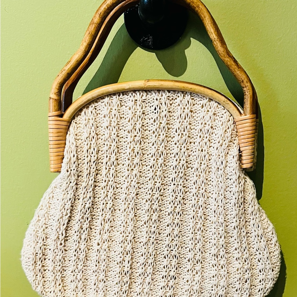 Vintage Crochet Wood Handle Snap Bag Purse Off White Unique Shape